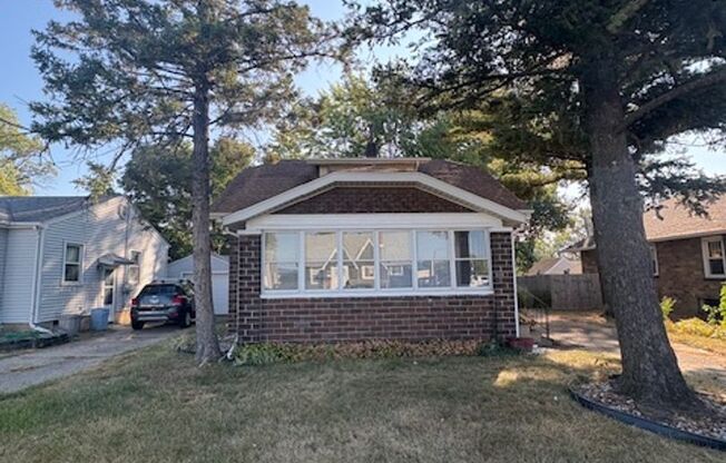 MOVE IN SPECIAL Single Family Home - 3 bedrooms / 2 bathrooms