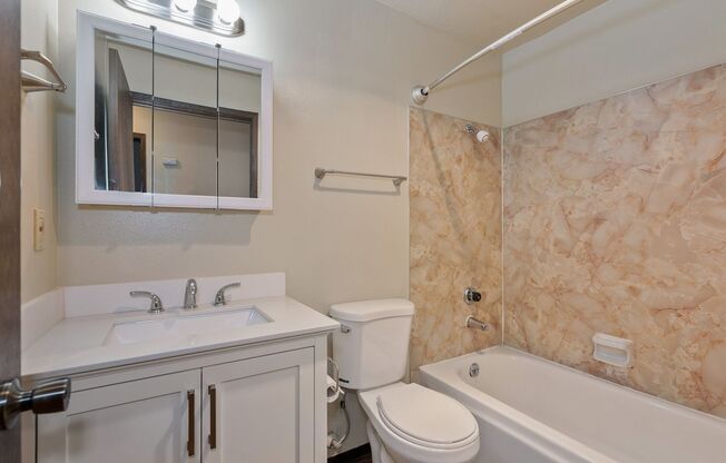 2 beds, 1 bath, 765 sqft, $2,395, Unit 301