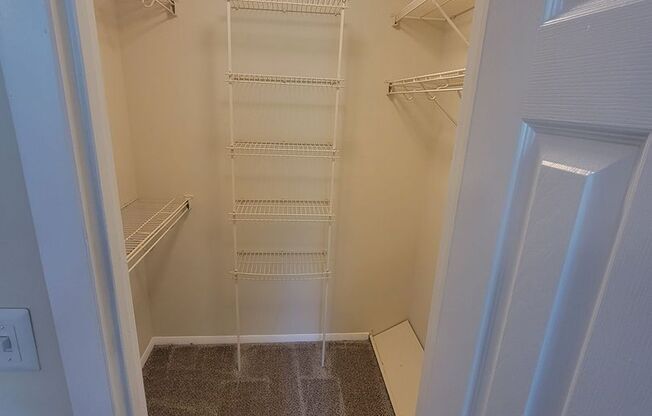 1 bed, 1 bath, 675 sqft, $975, Unit 202 B