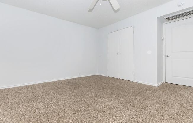 1 bed, 1 bath, 836 sqft, $939