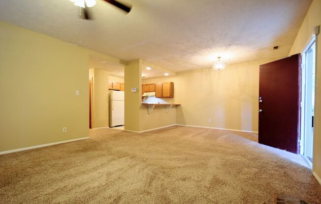 2 beds, 2 baths, $950, Unit UNIT 1