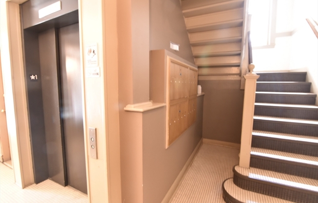 Studio, 1 bath, 999 sqft, $2,400, Unit 3