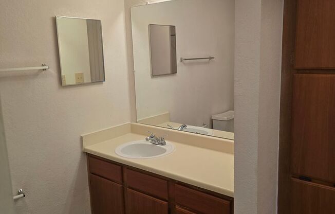 1 bed, 1 bath, 696 sqft, $815, Unit PG 0836