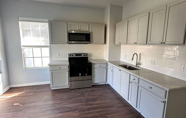 3 beds, 1 bath, 1,038 sqft, $1,175, Unit Unit 1