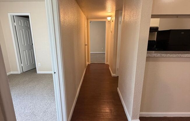 2 beds, 1 bath, 812 sqft, $1,085, Unit 1106
