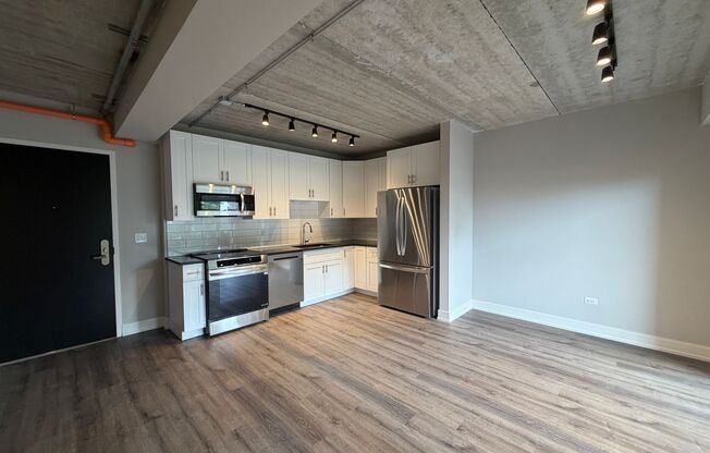 2 beds, 2 baths, 908 sqft, $3,575, Unit 952-511