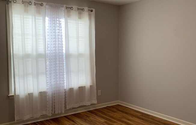 RENT SPECIAL - 2 Bedroom 2 Bath Townhouse Available in Windsor Park - Leland