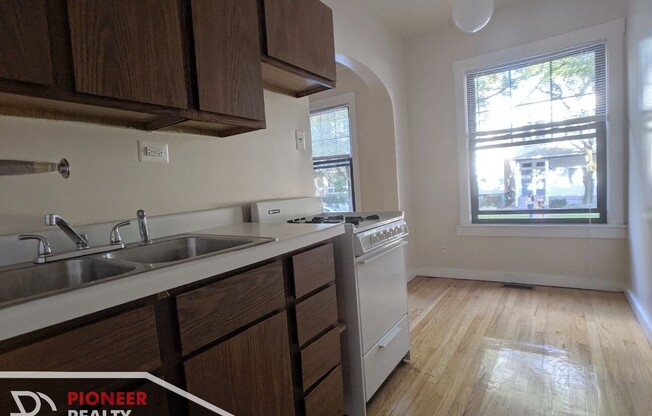 1200 W Wellington Ave #