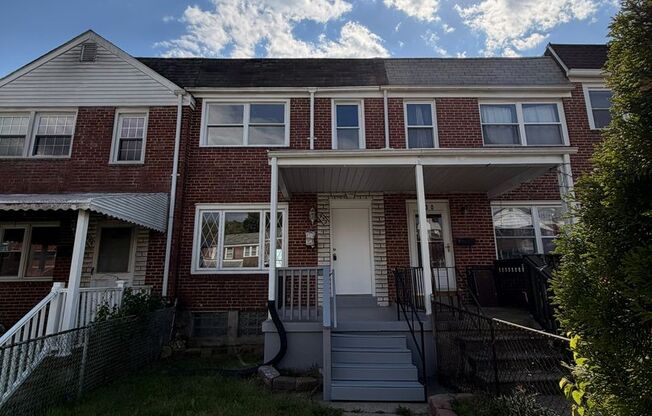 932 Elton Ave For Rent !