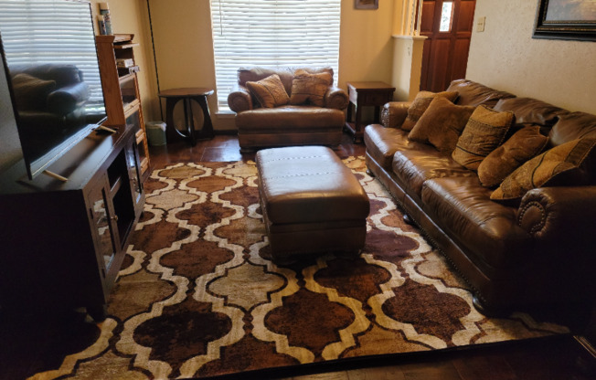 1102 WILDWOOD DR