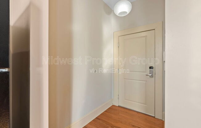 2 beds, 1 bath, 761 sqft, $1,250, Unit 116