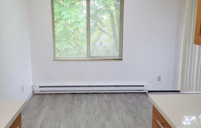 2 beds, 1 bath, 950 sqft, $2,495, Unit 39