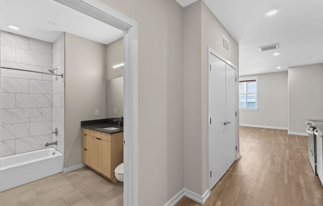 Studio, 1 bath, 548 sqft, $1,650, Unit 339