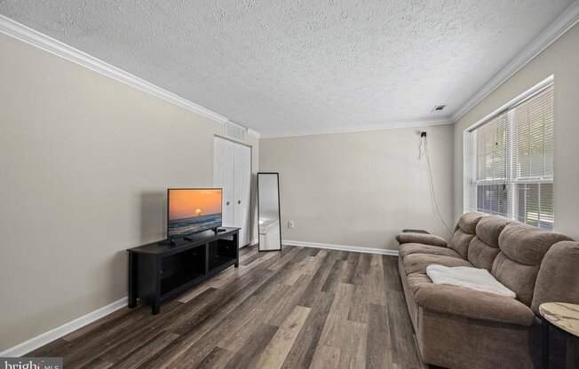 61 SHETLAND CIR