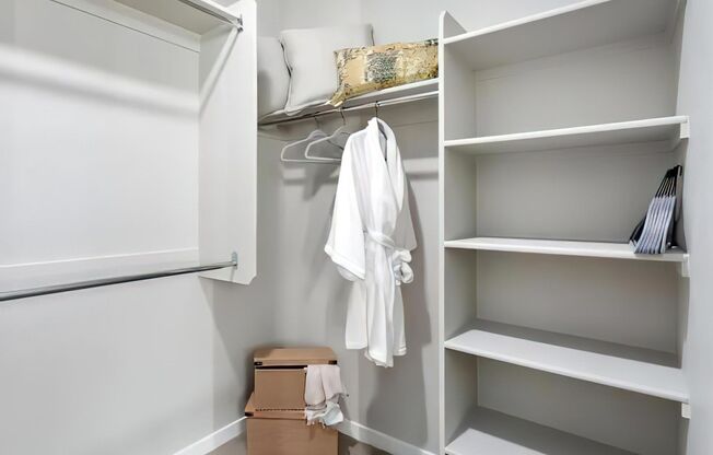 1 bed, 1 bath, 705 sqft, $1,599, Unit 426