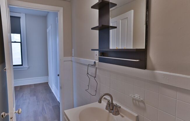 1 bed, 1 bath, 300 sqft, $975, Unit Apt 23