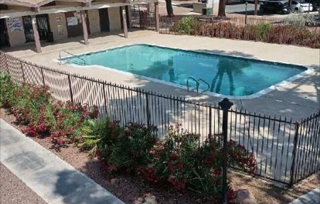 1 bed, 1 bath, $950, Unit Unit #16