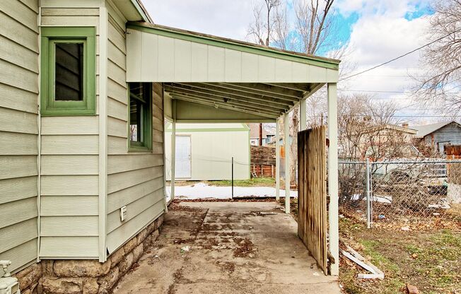 5 beds, 2 baths, $2,300