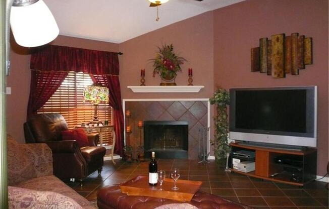 3 beds, 2 baths, $2,100