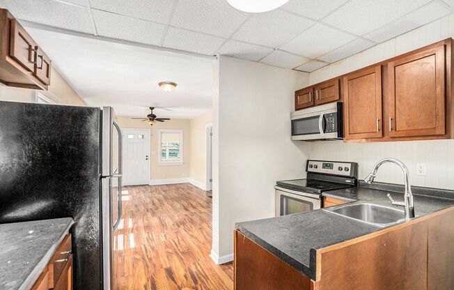 2 beds, 1 bath, $1,299