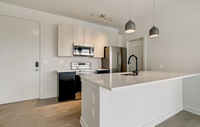 2 beds, 2 baths, 1,000 sqft, $2,199, Unit 402