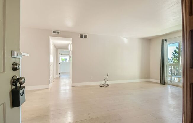 AWESOME REMODELED 2-BEDROOM, 2-BATH CONDO! WASHER, DRYER, AND SWIMMING POOL! MOVE-IN TODAY!