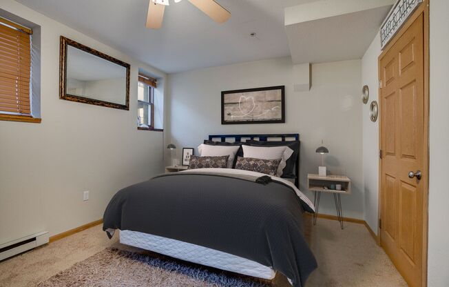 1 bed, 1 bath, 750 sqft, $1,050, Unit B2