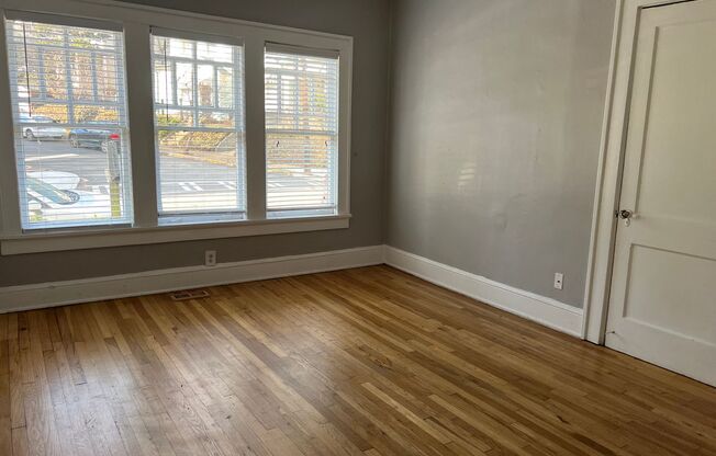 1 bed, 1 bath, 850 sqft, $1,795, Unit 443-4