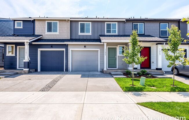 Beautiful NEW CONSTRUCTION 3 Bedroom 2.5 Bath DR Horton Townhome For Rent
