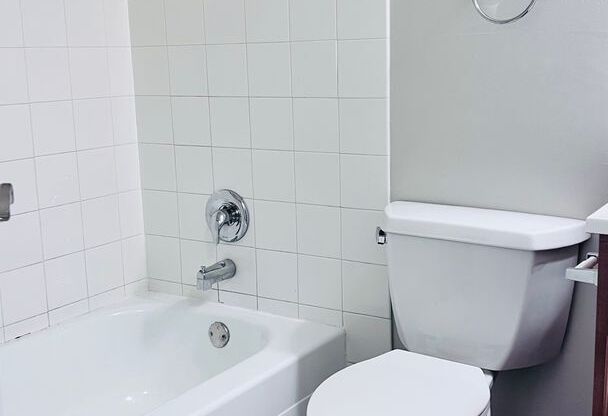 2 beds, 1 bath, 710 sqft, $1,450, Unit # 703