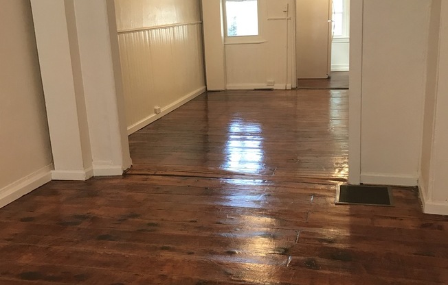 2 Bedroom House, Yard, Off-Street Parking-York City SD