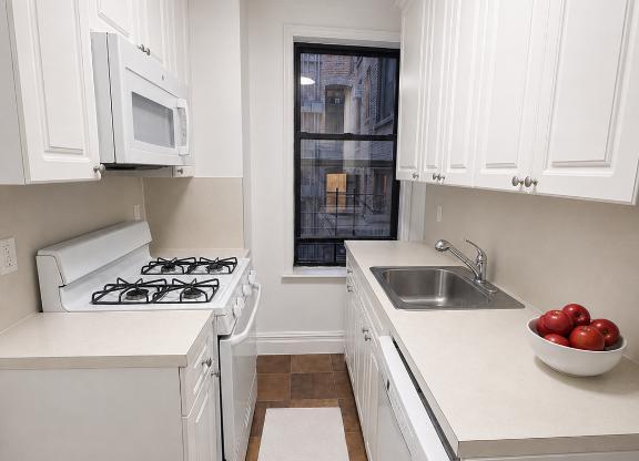 2 beds, 1 bath, 1,000 sqft, $6,500, Unit 7D