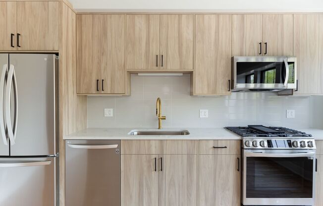 2 beds, 1 bath, 922 sqft, $2,950, Unit 2535-2