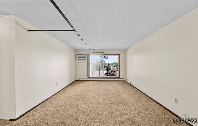 1 bed, 1 bath, 709 sqft, $1,045, Unit 2215-325