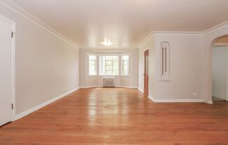 Gorgeous 2 Bed/1 Bath Unit