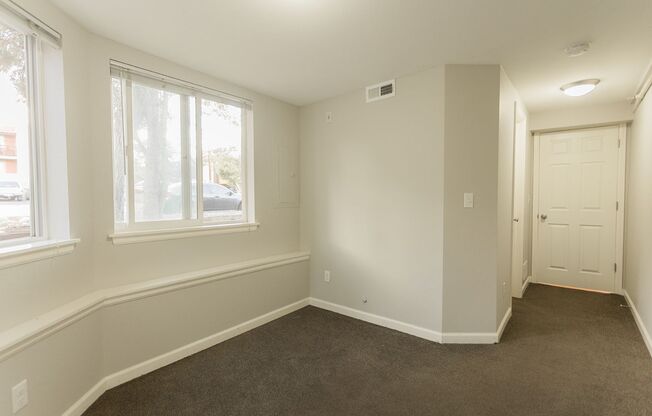 3 beds, 2 baths, 1,028 sqft, $4,185, Unit 109