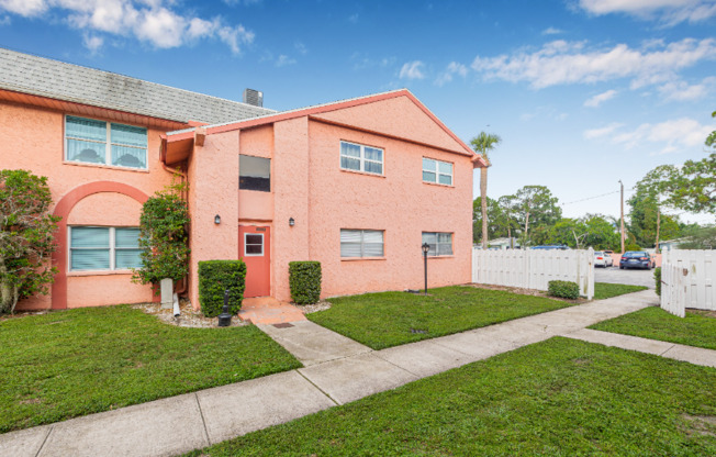 252 SW MONROE DIR N