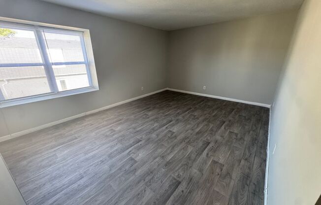 2 beds, 1 bath, 800 sqft, $745, Unit E04