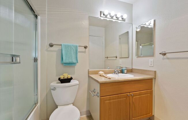 1 bed, 1 bath, 693 sqft, $2,099, Unit E106