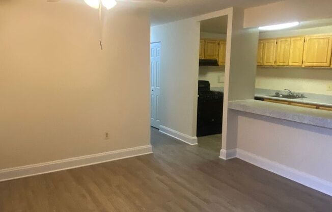 2 beds, 1.5 baths, 1,050 sqft, $1,975, Unit 3400 #001