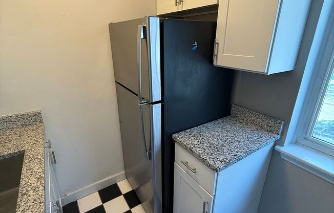 Studio, 1 bath, 400 sqft, $895, Unit #218