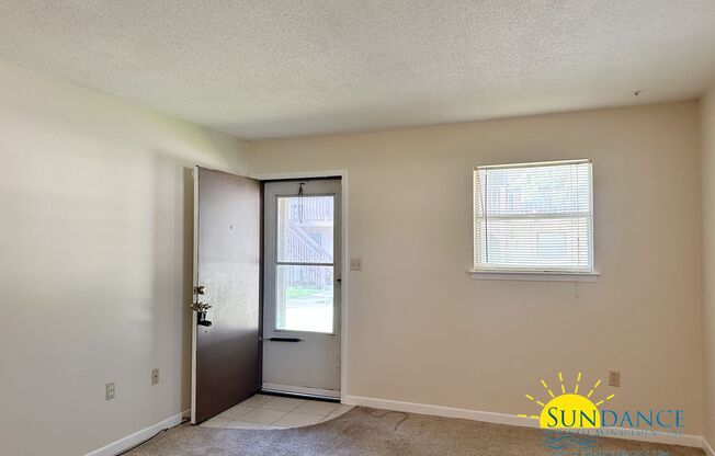 2 beds, 1 bath, $1,195