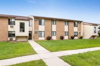 2 beds, 1 bath, 720 sqft, $805, Unit 16