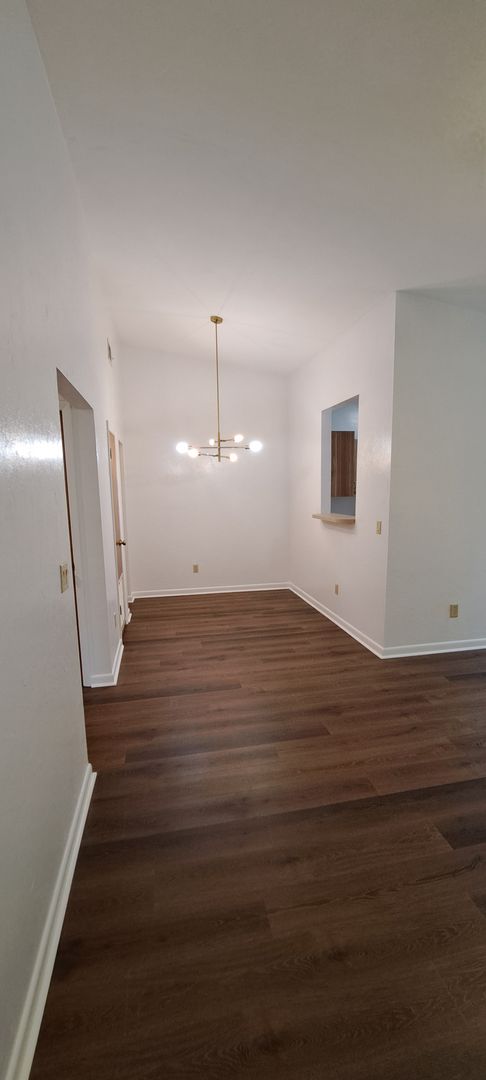 2 beds, 1 bath, $1,050