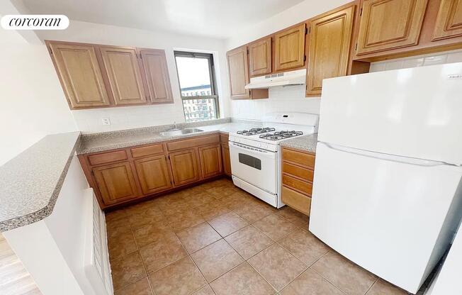 824 SAINT NICHOLAS AVE