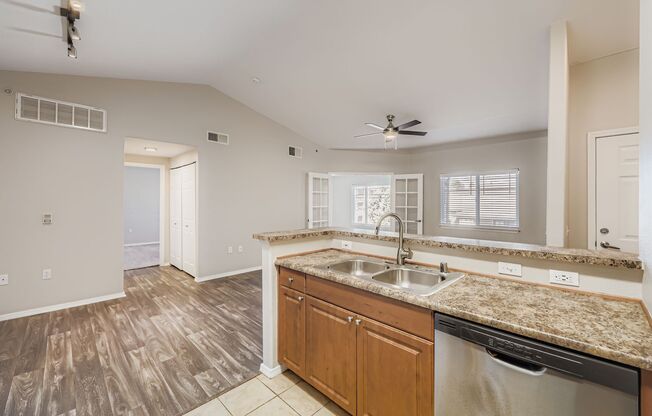 1 bed, 1 bath, 900 sqft, $1,577