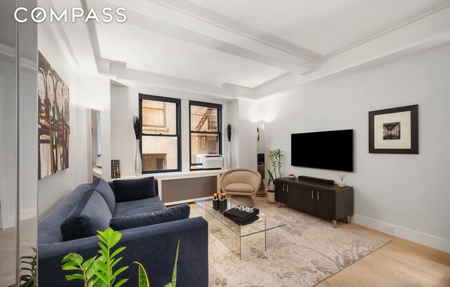 440 W AVE 2 E