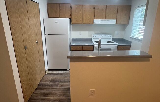 2 beds, 2 baths, 900 sqft, $1,850, Unit E201