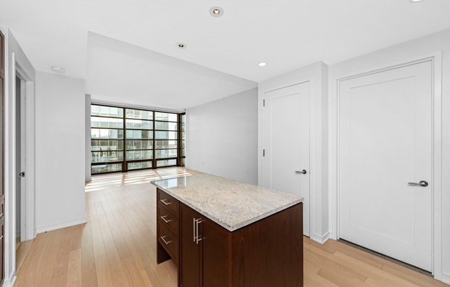 1 bed, 1.5 baths, 875 sqft, $4,800, Unit 811