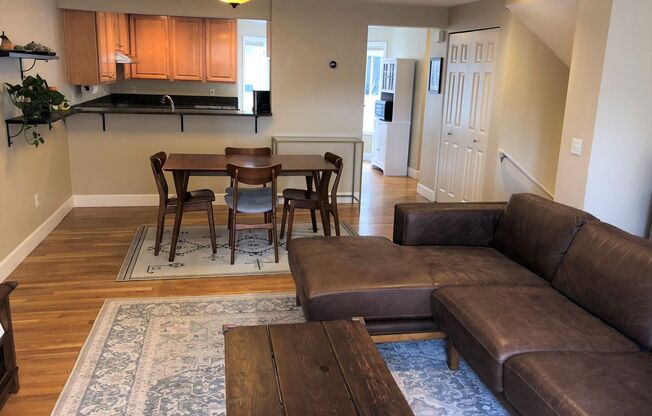3Bd/3Ba Seattle Townhouse